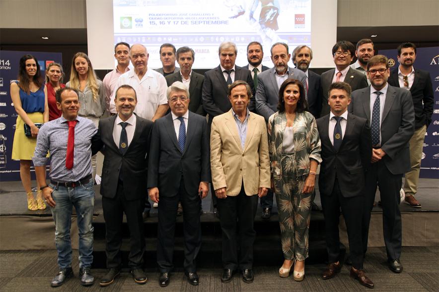 Posado de autoridades