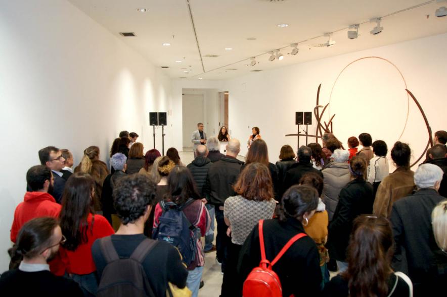 Ponente, Mar Solís ( artista ) autoridades y asistentes al evento – 2020
