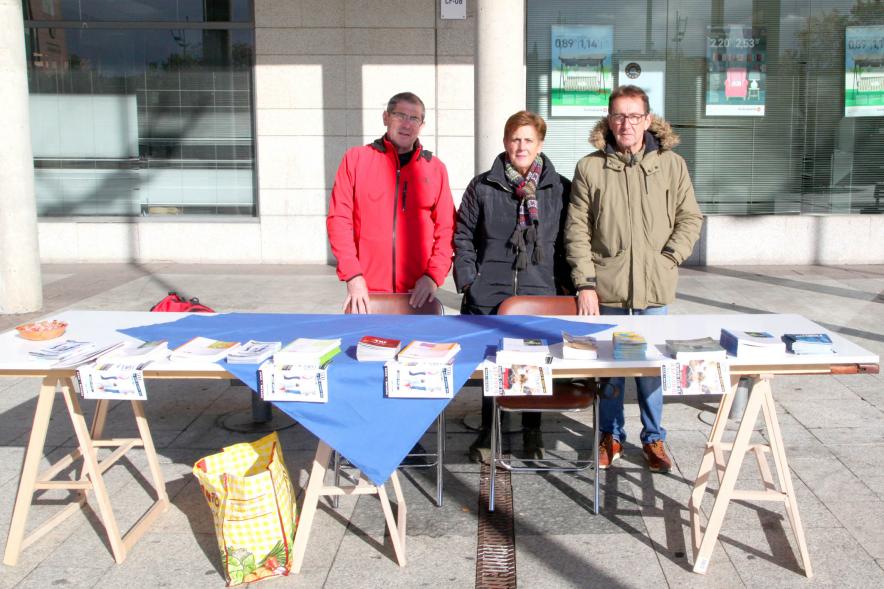 Miembros de ACCA. Puesto en Plaza Mayor. Día Mundial sin Alcohol 2019