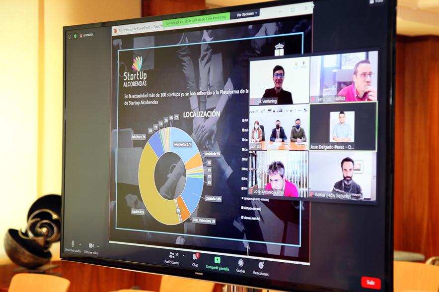 Presentación 2ª Convocatoria de la Plataforma de Innovación abierta colaborativa StartUp Alcobendas - Imagen donde vemos en la pantalla a los participantes en una videoconferencia. 