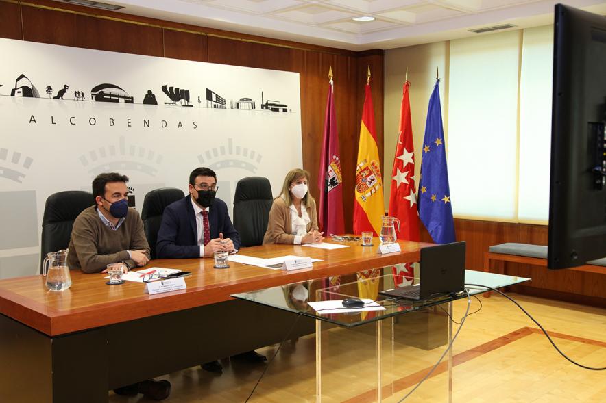 Presentación 2ª Convocatoria de la Plataforma de Innovación abierta colaborativa StartUp Alcobendas - Imagen de la mesa que preside esta presentación.