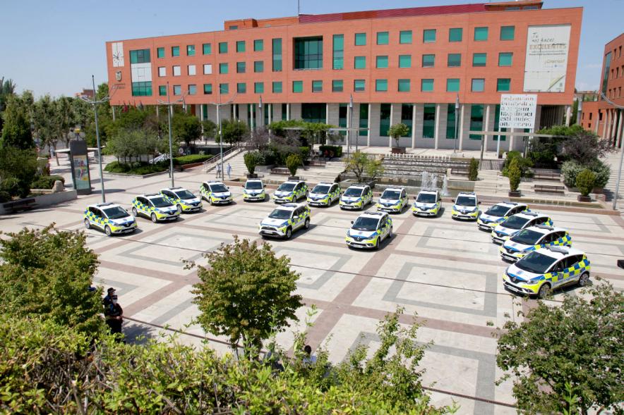 Vista general de la  Nueva Flota de Vehículos de la Policía Local .