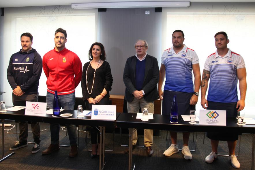 Rueda de Prensa Presentación Partido de Rugby España - Samoa - Imagen de la mesa de presentación del partido, donde se encuentran autoridades y capitanes de ambas selecciones.