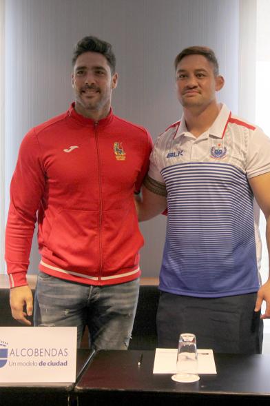 Rueda de Prensa Presentación Partido de Rugby España - Samoa - Imagen del capitán de la selección española de rugby, Jaime Nava y el capitán de la selección de Samoa de rugby.