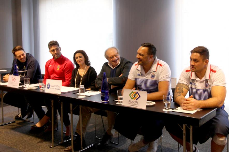 Rueda de Prensa Presentación Partido de Rugby España - Samoa - Imagen de la mesa de presentación del partido, donde se encuentran autoridades y capitanes de ambas selecciones.