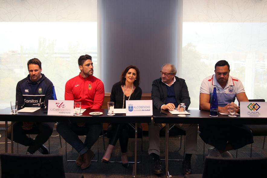 Rueda de Prensa Presentación Partido de Rugby España - Samoa - Imagen de la mesa de presentación del partido, donde se encuentran autoridades y capitanes de ambas selecciones.