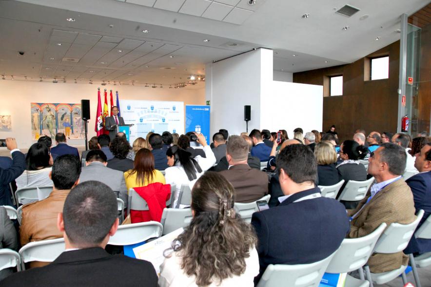 Evento visto desde detrás del público