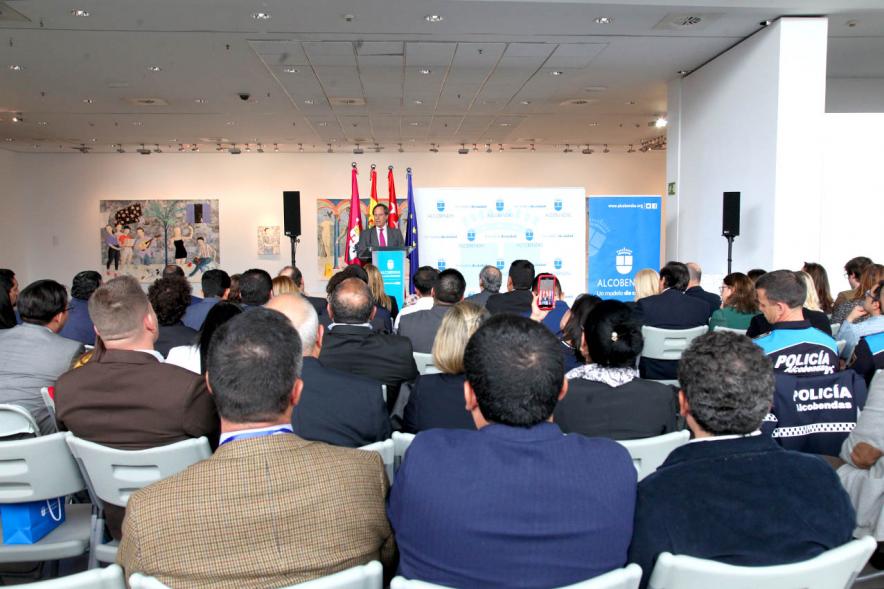 Evento visto desde detrás del público