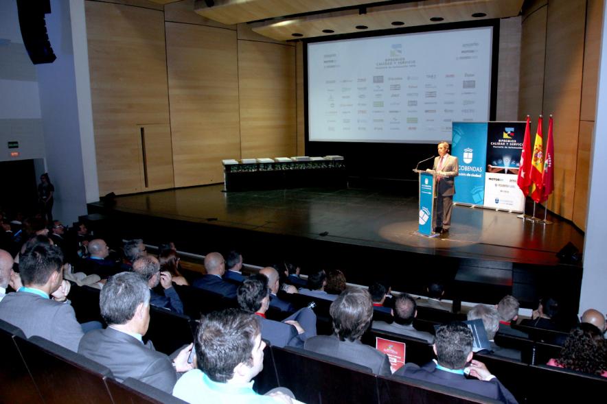 Inauguración Premios Calidad y Servicio de la Postventa de Automoción - Panorámica del escenario.