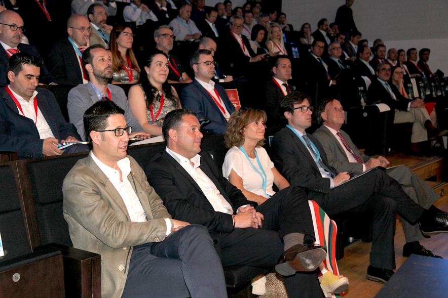 Inauguración Premios Calidad y Servicio de la Postventa de Automoción - Primeras filas de las autoridades municipales.