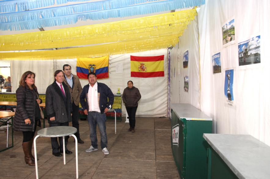 Delegación municipal en caseta de la Casa de Ecuador