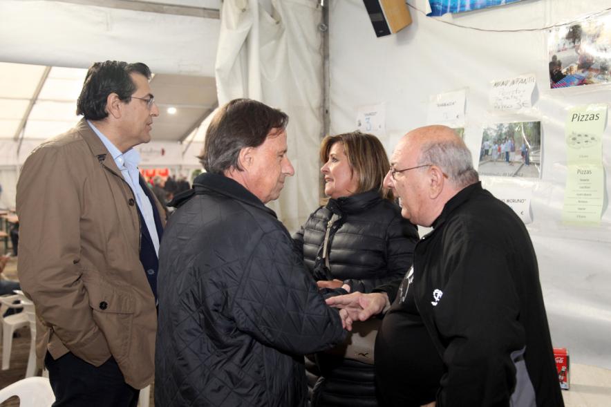 Delegación municipal durante la visita