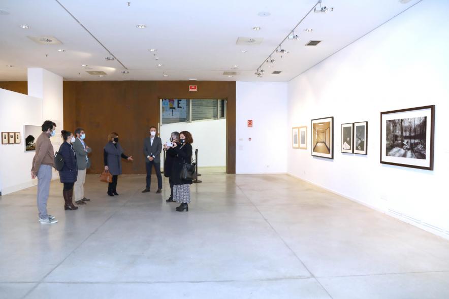 Vista general de la exposición. Inauguración Exposición Colección de Fotografía "En las Hojas de los Árboles" -2021