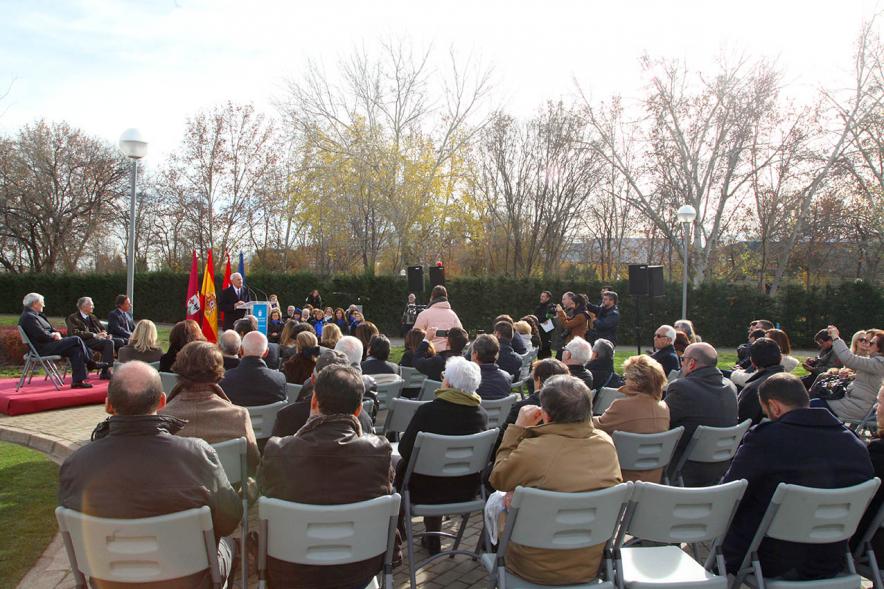 Acto de Nombramiento Avenida de la Transición y Parque Adolfo Suárez - Imagen panorámica del lugar donde se esta celebrando el acto.