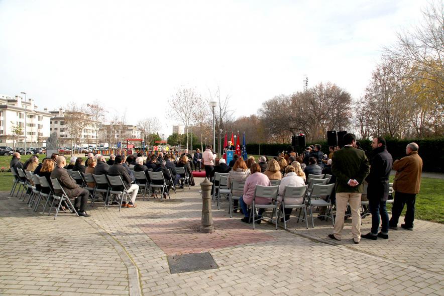 Acto de Nombramiento Avenida de la Transición y Parque Adolfo Suárez - Imagen panorámica del lugar donde se esta celebrando el acto.