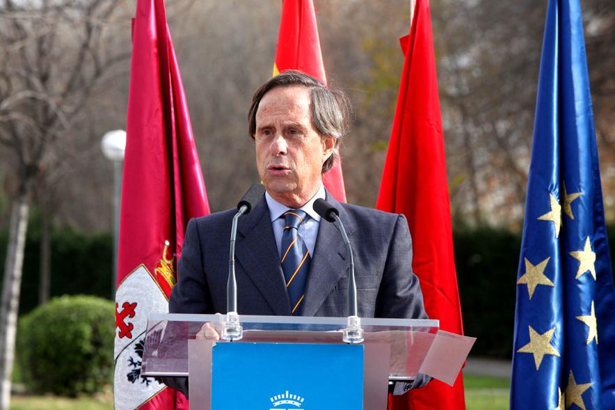 Acto de Nombramiento Avenida de la Transición y Parque Adolfo Suárez - Imagen de un momento de la intervención del alcalde García de Vinuesa.