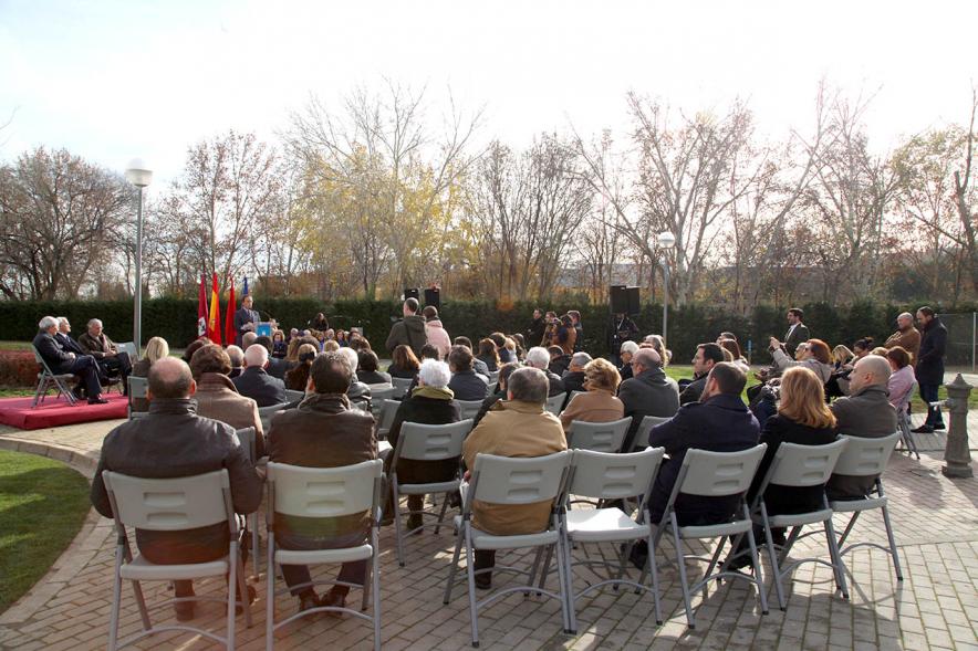 Acto de Nombramiento Avenida de la Transición y Parque Adolfo Suárez - Imagen panorámica del lugar donde se esta celebrando el acto.