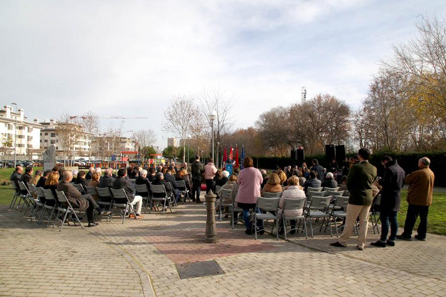 Acto de Nombramiento Avenida de la Transición y Parque Adolfo Suárez - Imagen panorámica del lugar donde se esta celebrando el acto.