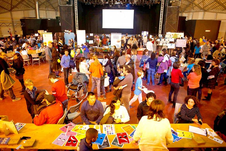 Fiesta Celebración Día Internacional de los Derechos de la Infancia - Imagen cenital del lugar donde se celebra el evento.
