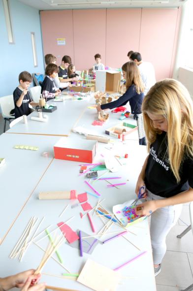 Día de la Nueva Participación Los Influyentes - Imagen de los niños participando en las actividades infantiles.