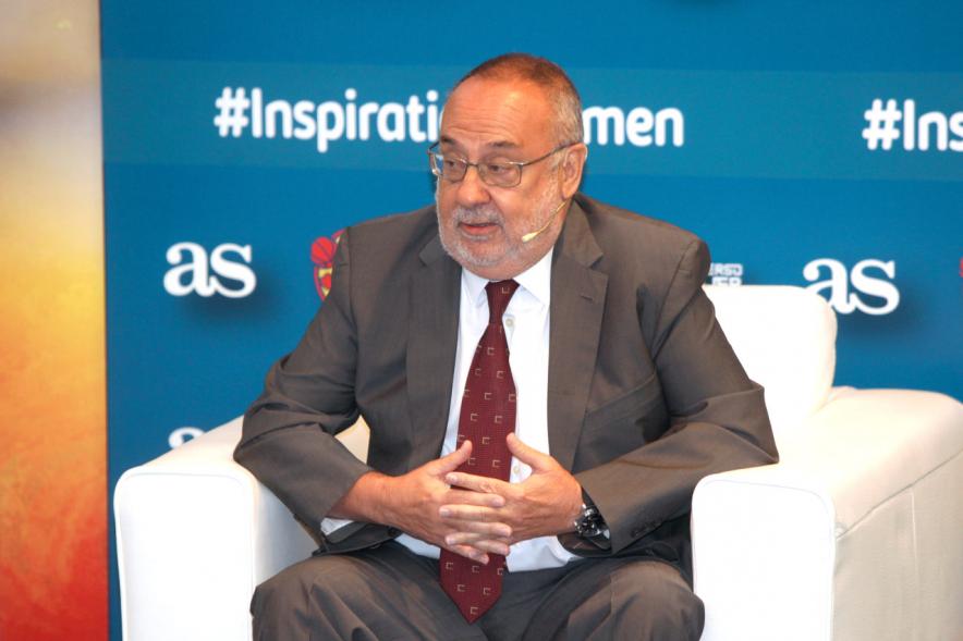 Presentación "Inspiration Women" - Primer plano de uno de los organizadores.