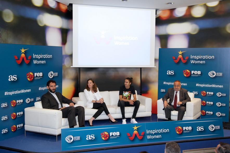 Presentación "Inspiration Women" - Imagen de la tribuna de los organizadores.
