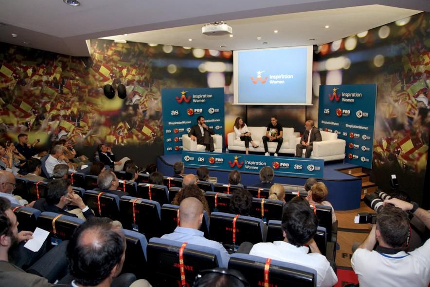 Presentación "Inspiration Women" - Panorámica de la sala de la presentación.