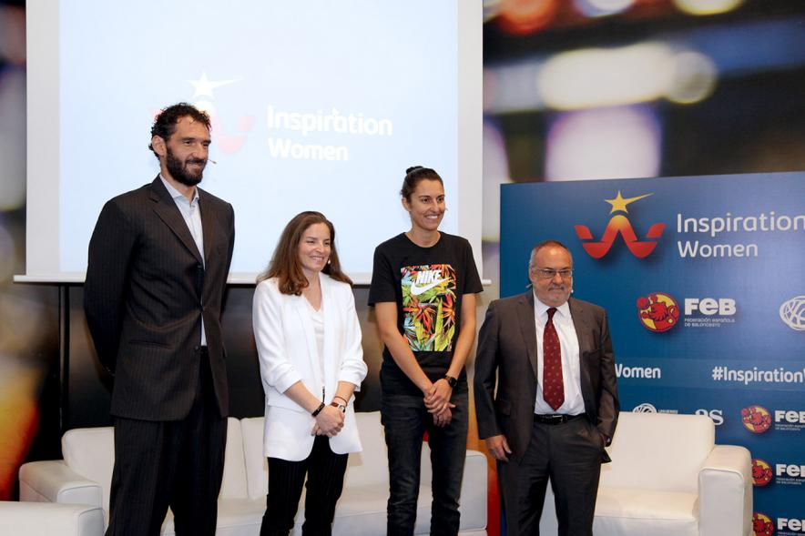 Presentación "Inspiration Women" - Posado de los organizadores.