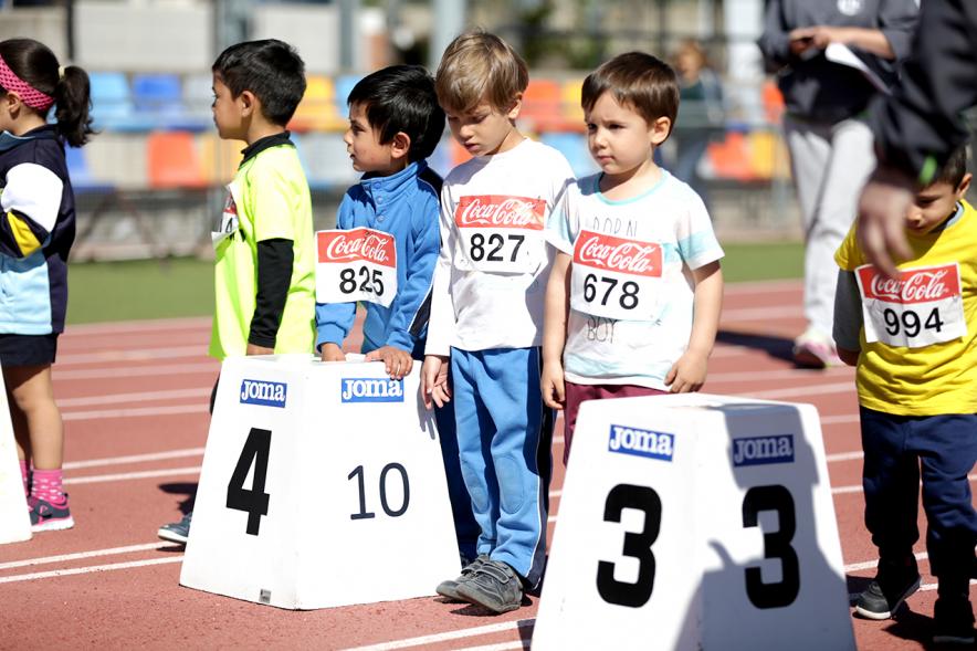 Torneo de Atletismo Intercentros de Alcobendas -  Los niños preparándose.