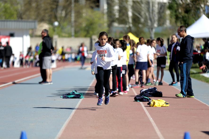Torneo de Atletismo Intercentros de Alcobendas -  Los niños preparándose.