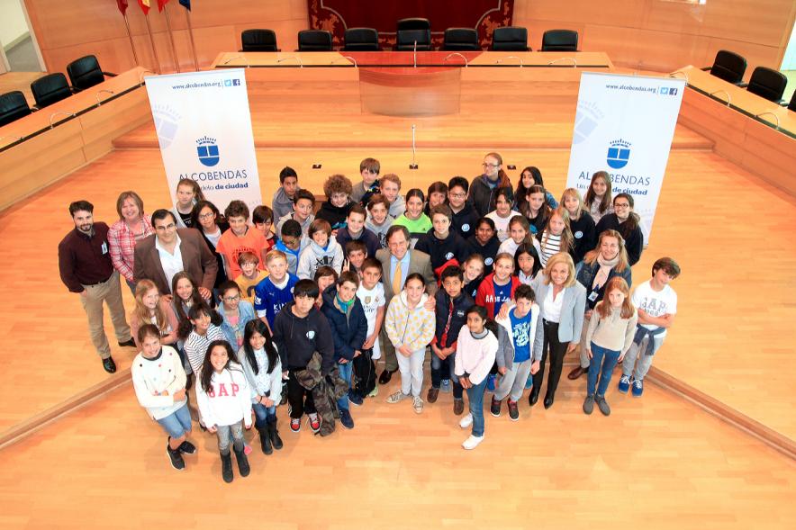 Visita Alumnos International College Spain - Alumnos visitando instalaciones del Ayuntamiento de Alcobendas.