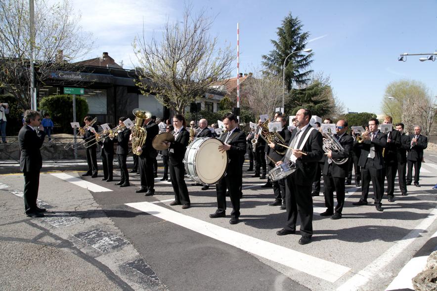 Izado de Bandera Española en la Plaza del Soto - Imagen de la banda de música.
