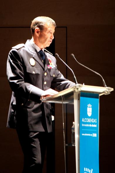 Iª Jornada sobre Mediación Policial en la Comunidad de Madrid - Primer plano del discurso de un mando de la policía municipal.