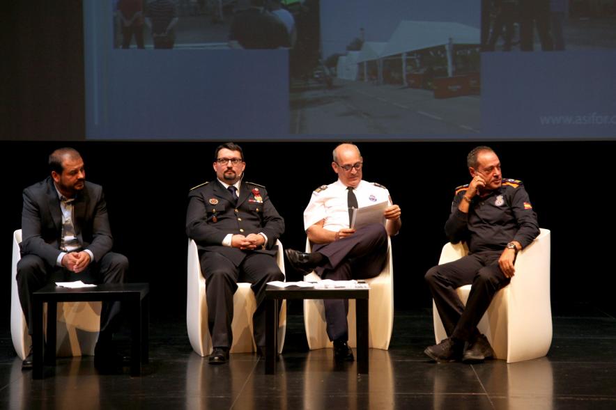 Jornada IIIer Encuentro de Prevención de Riesgos y Emergencias - Imagen de los conferenciantes en el escenario.