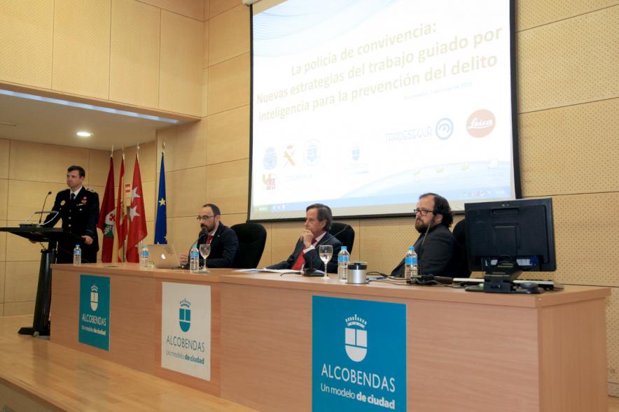 Inauguración Jornada "La Policía de Convivencia" -  Ponentes con las autoridades.