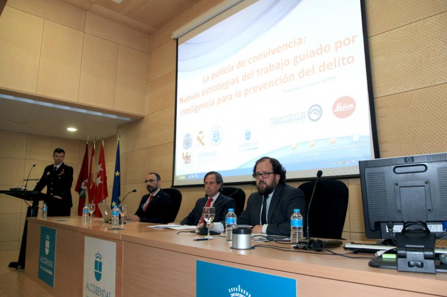 Inauguración Jornada "La Policía de Convivencia" -  La mesa de las autoridades.