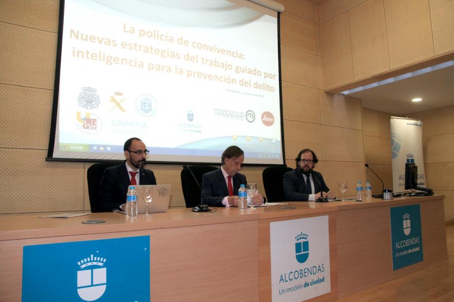 Inauguración Jornada "La Policía de Convivencia" -  La mesa de las autoridades.