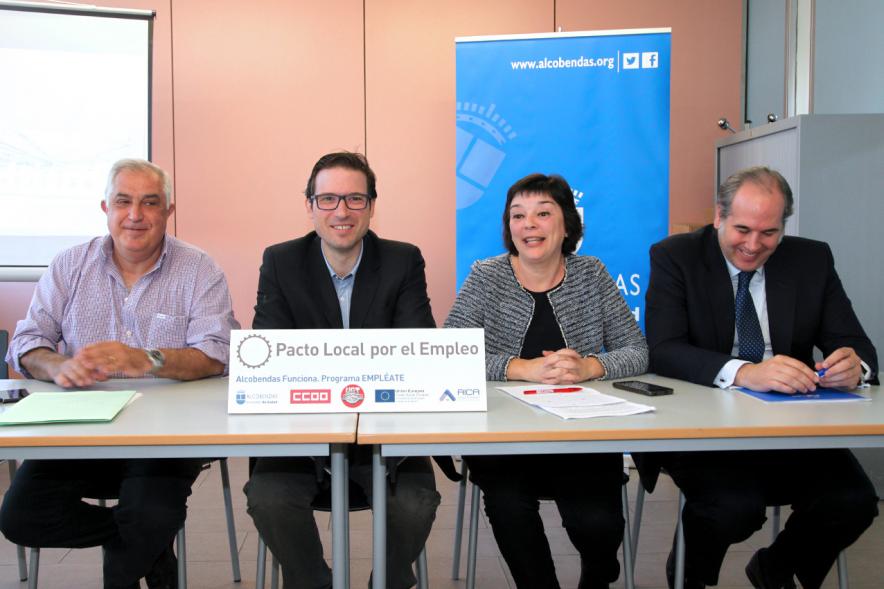 Jornada Planes y Medidas de Igualdad en las Empresas - Imagen de los componentes de otra mesa de debate. 