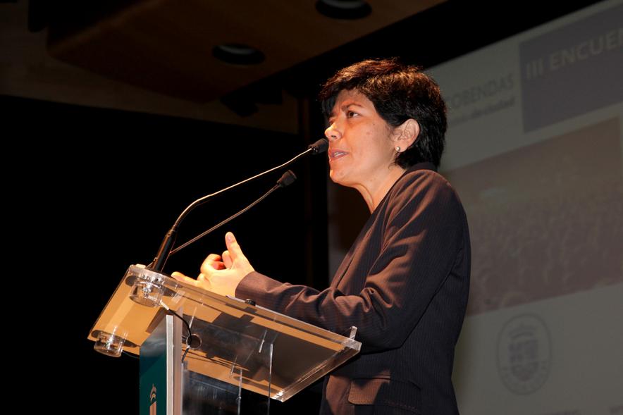 Jornada IIIer Encuentro de Prevención de Riesgos y Emergencias - Imagen de una mujer dirigiéndose al público.