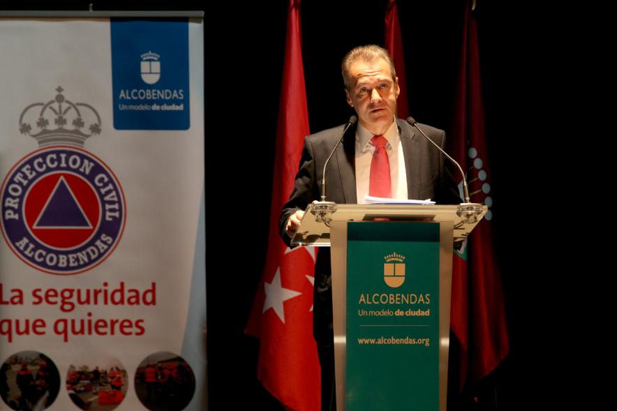 Jornada IIIer Encuentro de Prevención de Riesgos y Emergencias - Imagen de los conferenciantes en el escenario.
