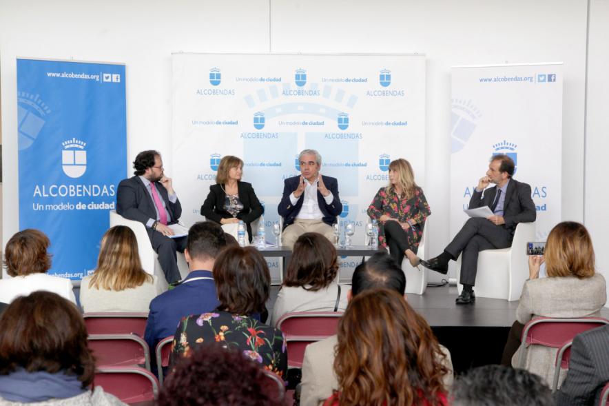 Inauguración "Jornada Generando Valor a través de la Innovación" -  Imagen de la mesa con los ponentes.