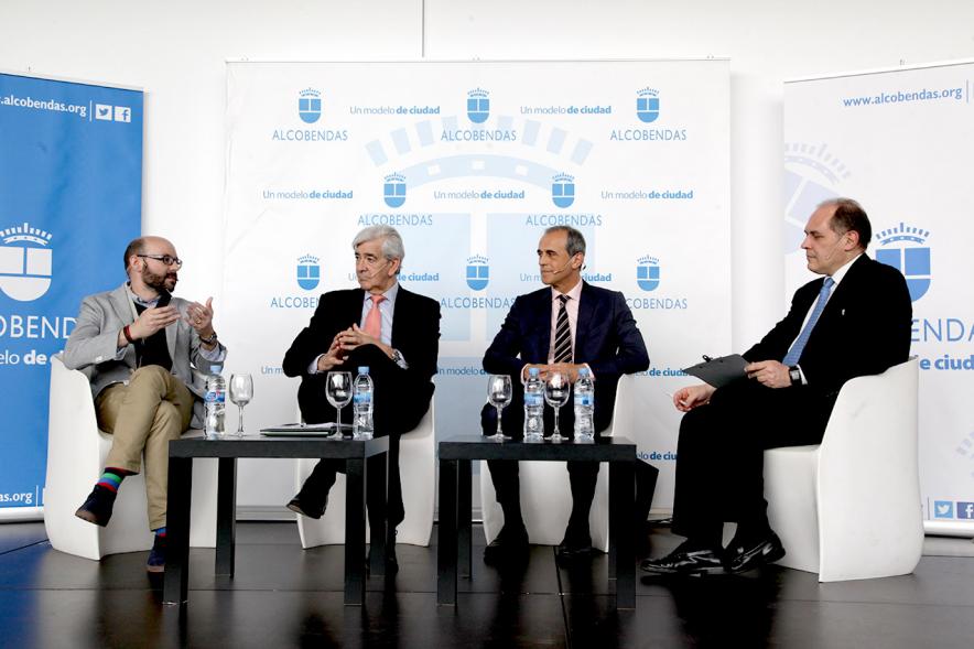 Inauguración "Jornada Generando Valor a través de la Innovación" - Imagen de la mesa con los ponentes.