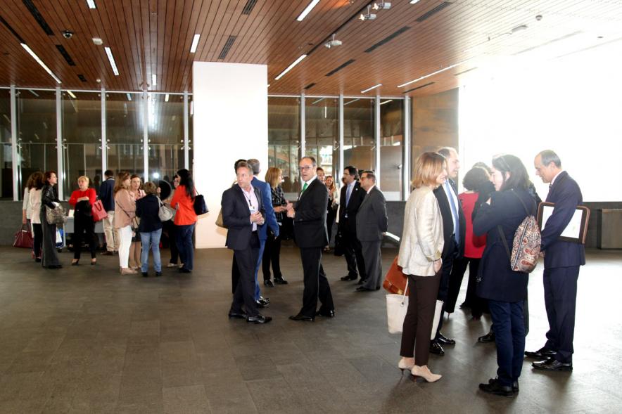 Inauguración "Jornada Generando Valor a través de la Innovación" - Imagen del hall con el público.