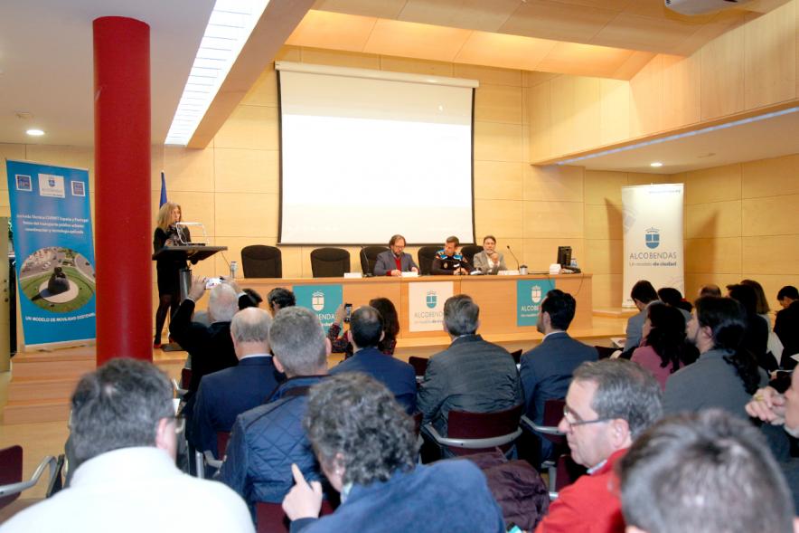Jornada sobre Transporte Público - Imagen posterior de la sala donde se celebra la jornada.