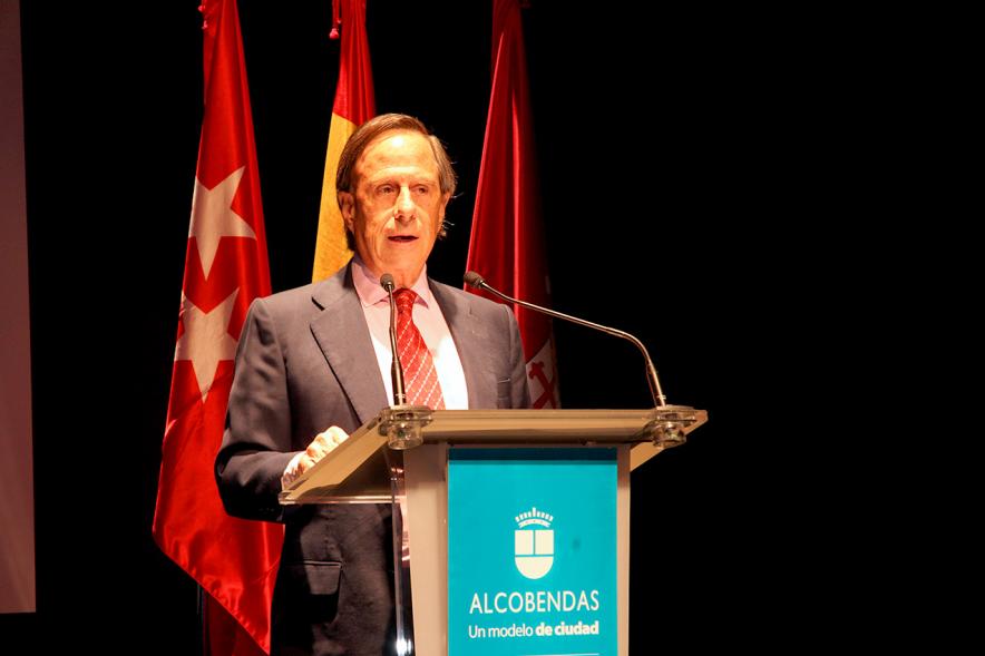 Jornada 5 Escenarios al Futuro de la Educación - Imagen del discurso del alcalde García de Vinuesa.