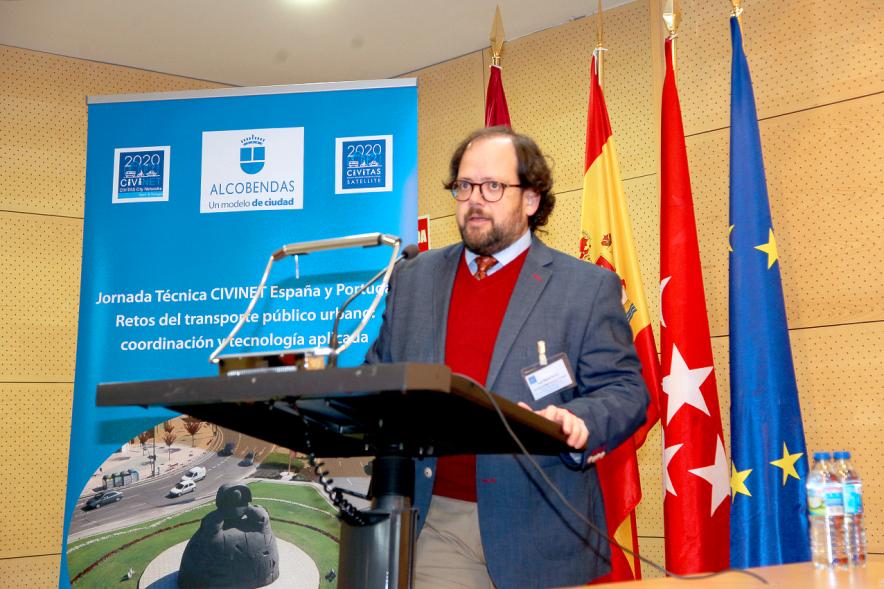 Jornada sobre Transporte Público -  Primer plano del concejal Luis Miguel Torres.