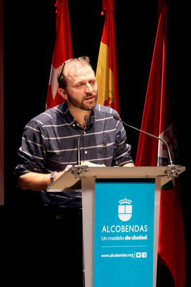 Jornada 5 Escenarios al Futuro de la Educación - Primer plano de Javier Buhigas, un participante. 