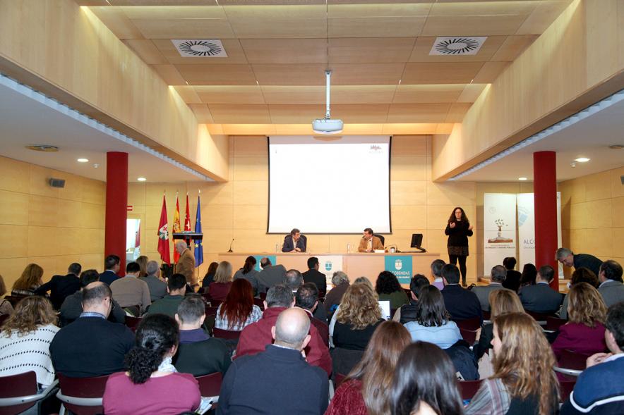 III Jornadas de Accesibilidad Universal a Parques y Jardines Públicos - Imagen panorámica del salón donde se celebra el acto.