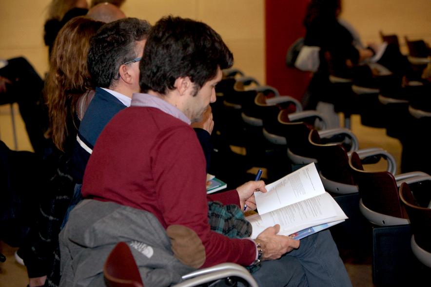 III Jornadas de Accesibilidad Universal a Parques y Jardines Públicos - Imagen primer plano de un asistente al acto.