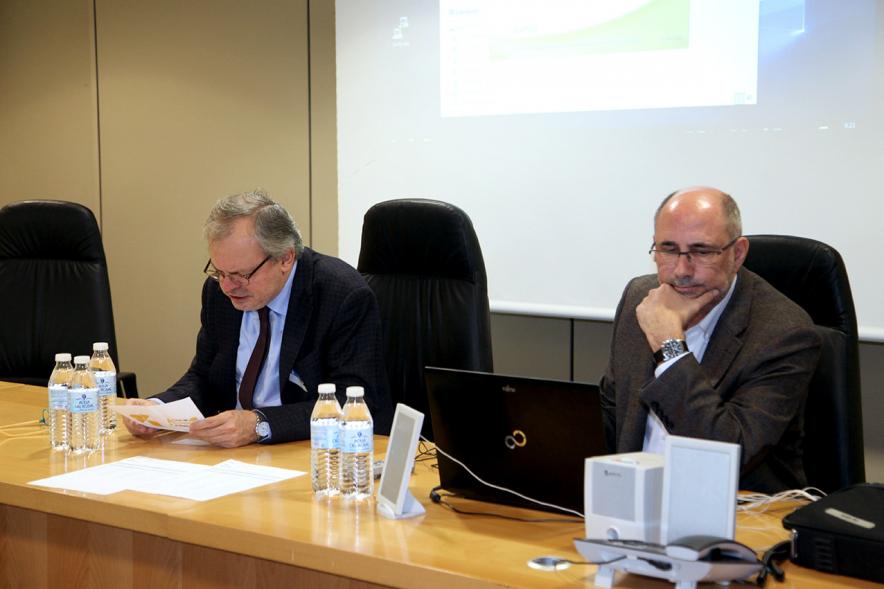 Inauguración Jornadas de Accesibilidad al Medio Físico - Imagen una persona dirigiéndose al público asistente. 